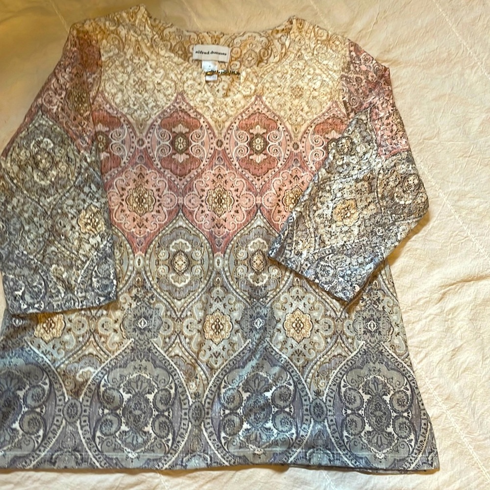 Beautiful pink, cream, blue paisley,  Alfred Dunner top. Machine washable.